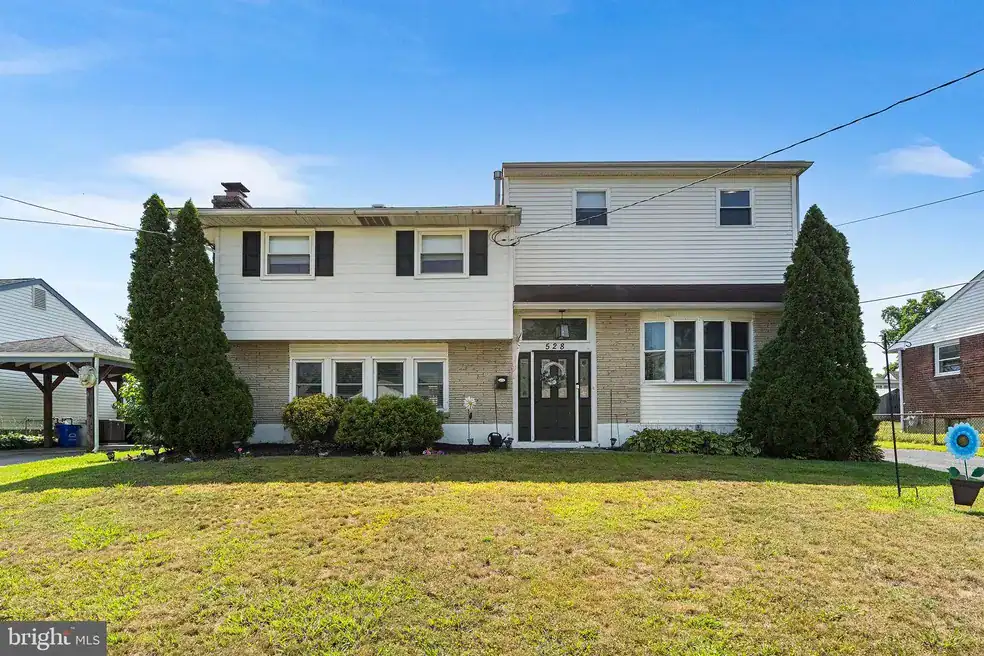 528 Hirsch Ave